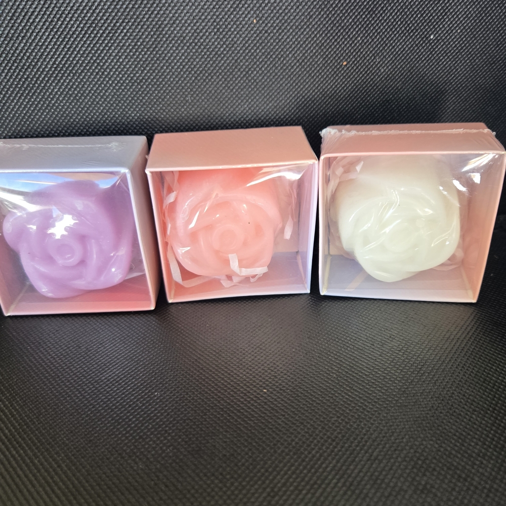 24 Rose-Shaped Soap